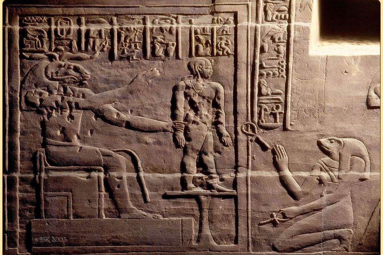 Heqet Egyptian goddess of birth