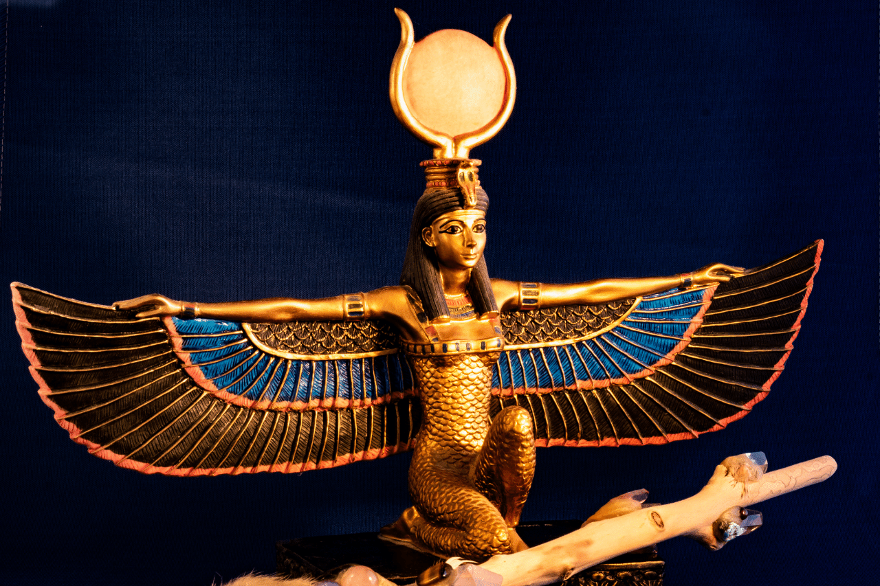 Isis the egyptian goddess of magic and healing the first resurrector of souls