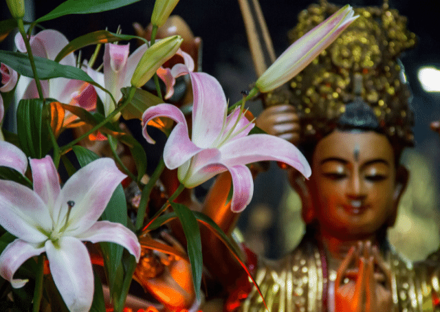 Leizi, also known as Dianmu, is the goddess of lightning in Chinese mythology