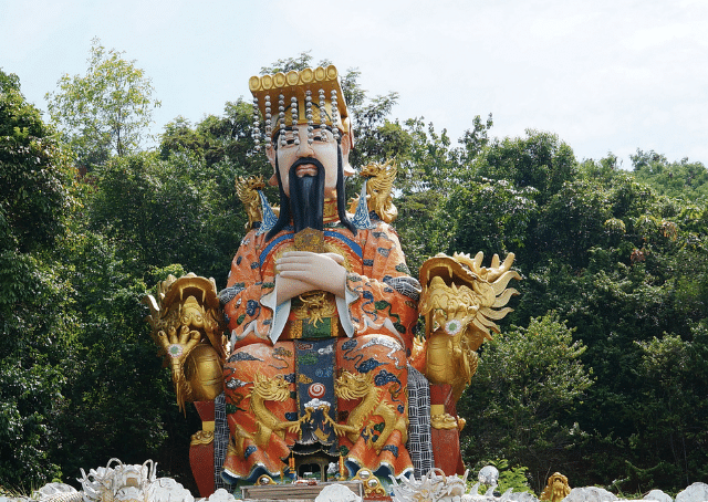 Statue of Chinese god Jade Emperor