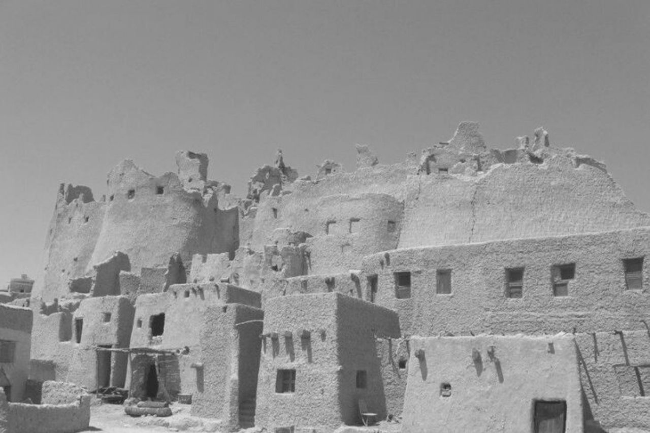 Ancient Egyptian Houses: Symbols of Warmth and Social Power