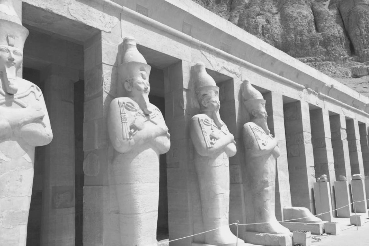 Deir El-Bahri: Uncovering the Secrets of Queen Hatshepsut’s Mortuary Temple