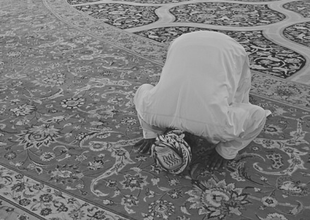 Man converting to Islam