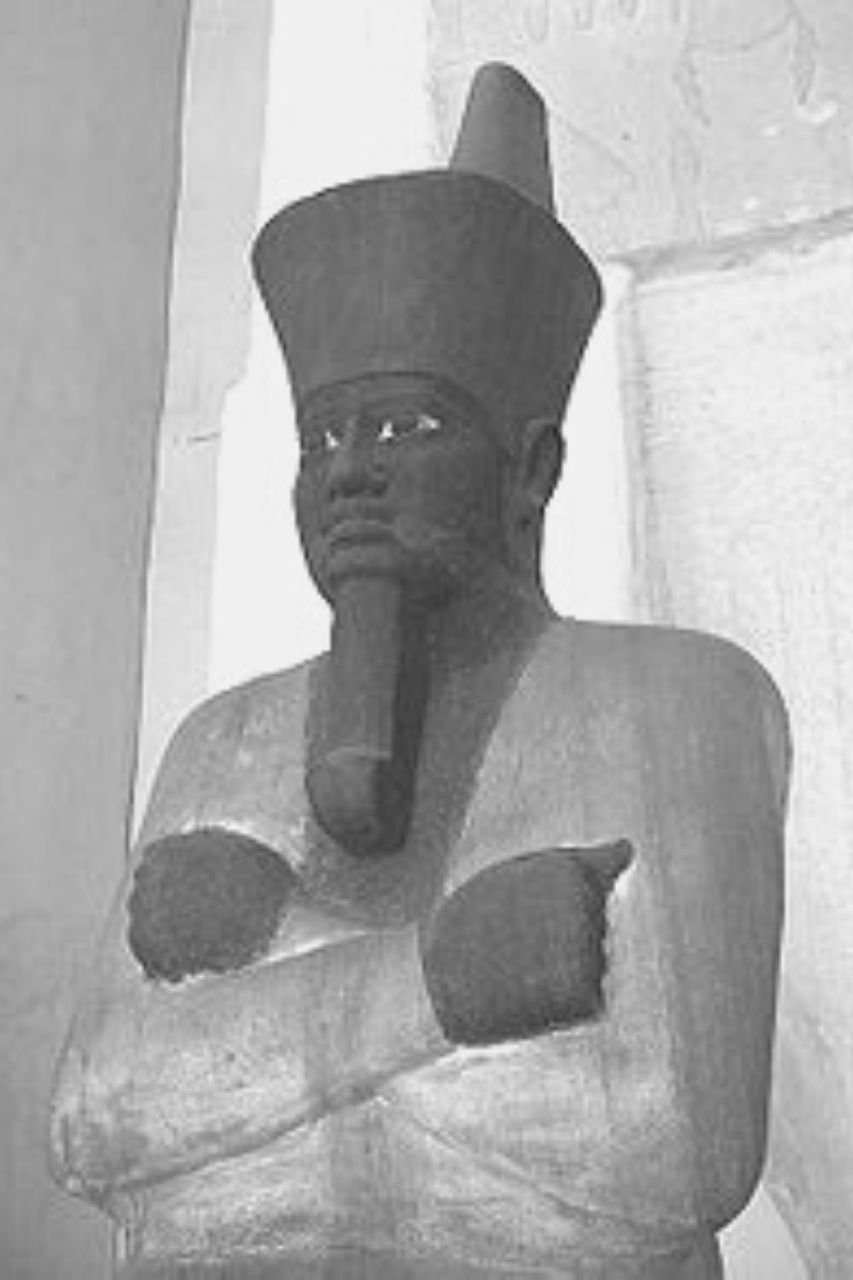 Mentuhotep II statue with double crown