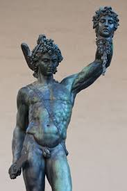 Perseus holding the head of Medusa - characteristics of epic heroes