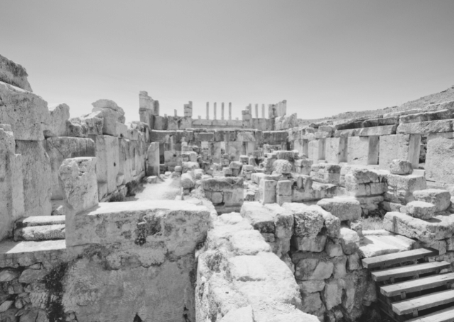 Ruins of the Qasr al Abd history of iraq