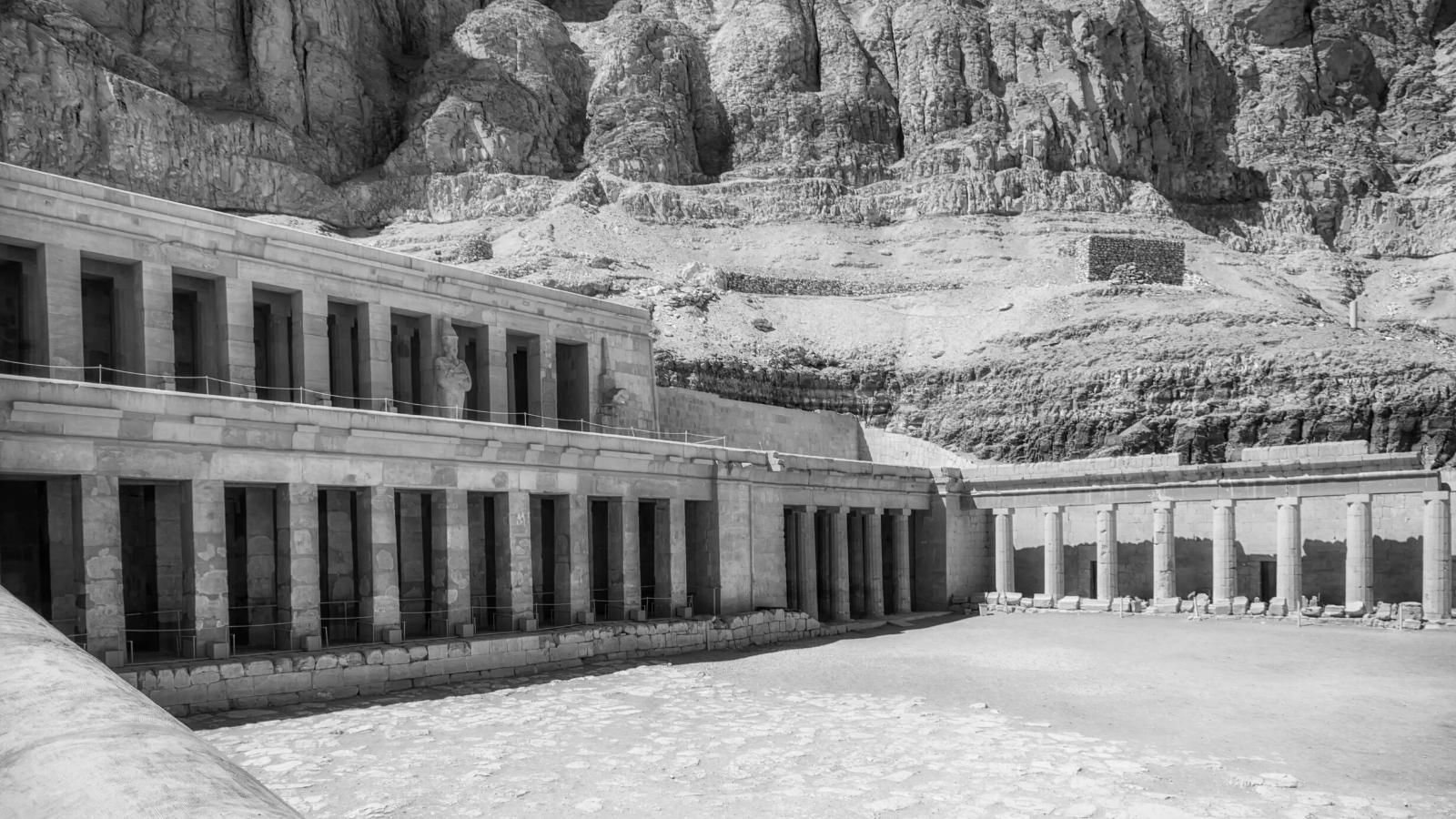 Senenmut: A High-Ranking Commoner Close to the Throne